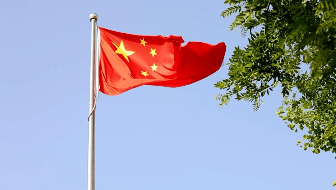 织金县马场镇:齐心协力抗凝冻,撒盐除冰保民生